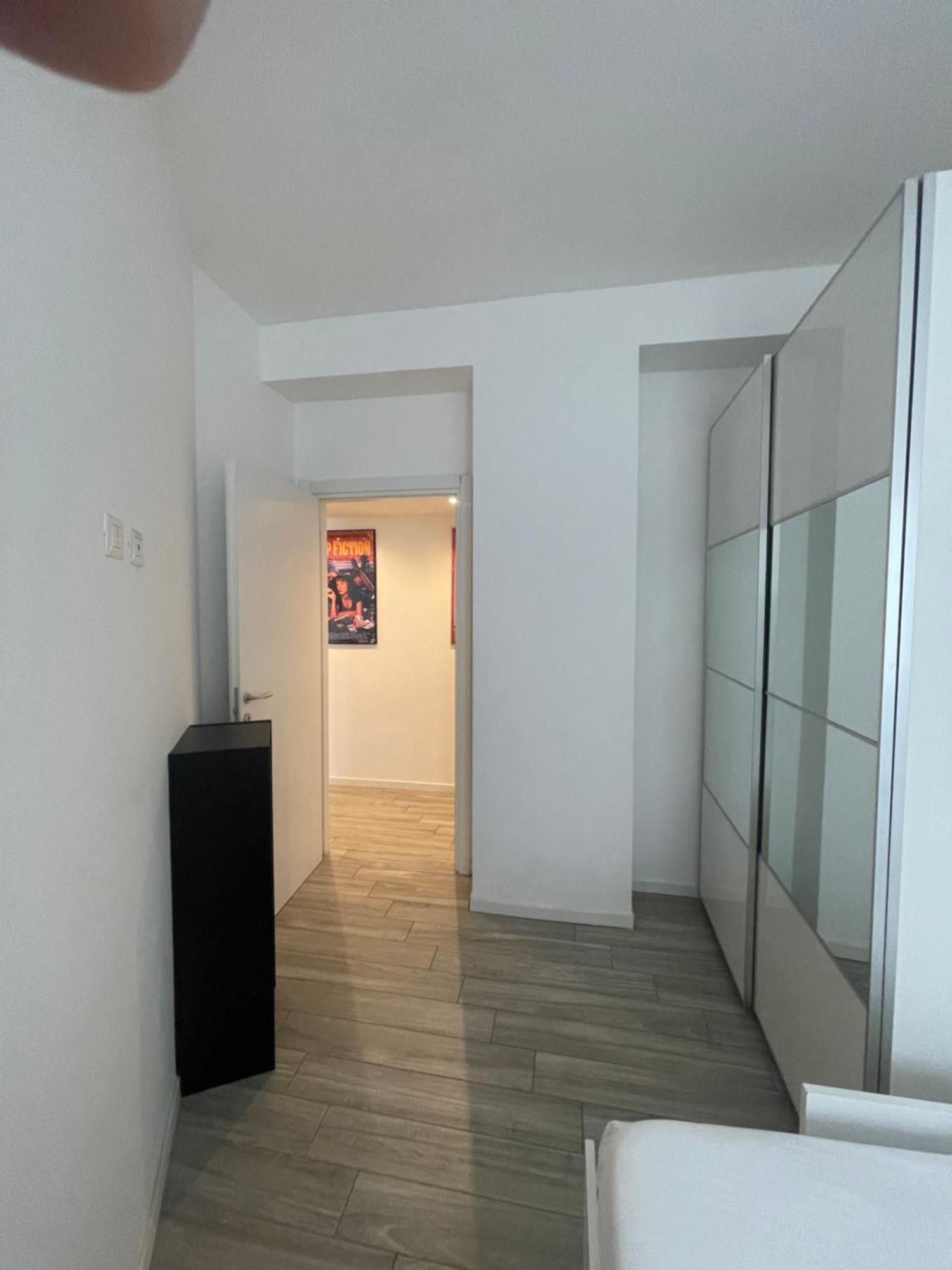Gardone Apartment - Ampio Appartamento Con 2 Camere Da Letto - Comodo Per Duomo! Μιλάνο Εξωτερικό φωτογραφία