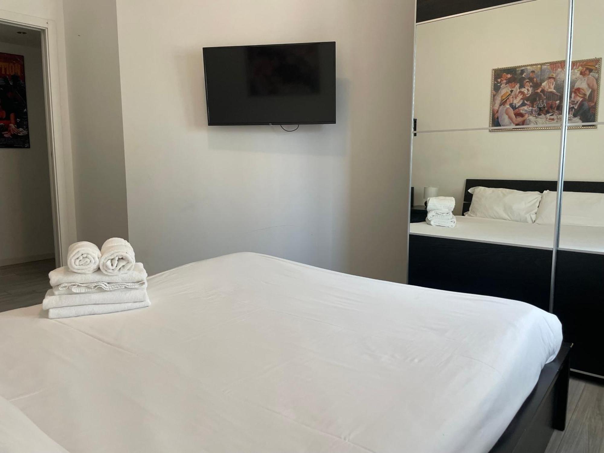Gardone Apartment - Ampio Appartamento Con 2 Camere Da Letto - Comodo Per Duomo! Μιλάνο Εξωτερικό φωτογραφία